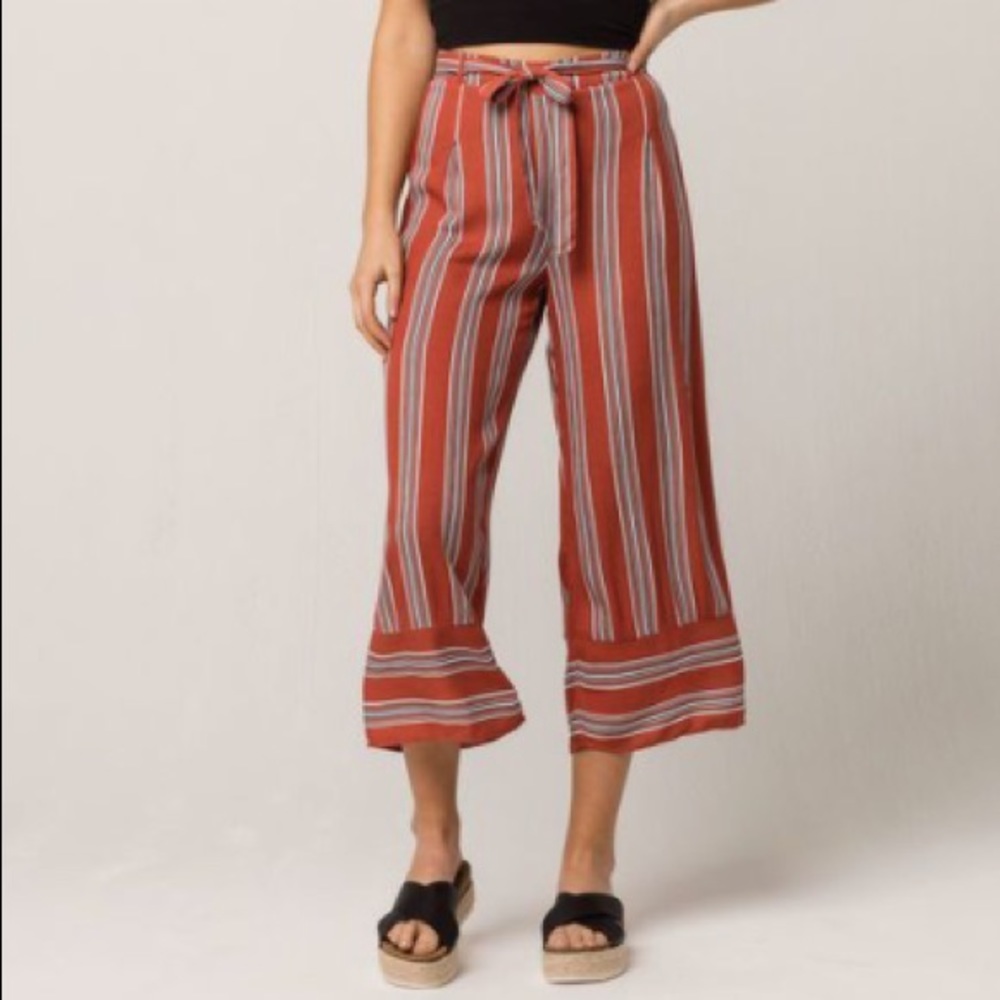 sky sparrow stripped cropped pants